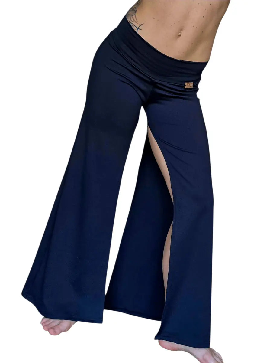 Nala leggings with wide legs and inner slit